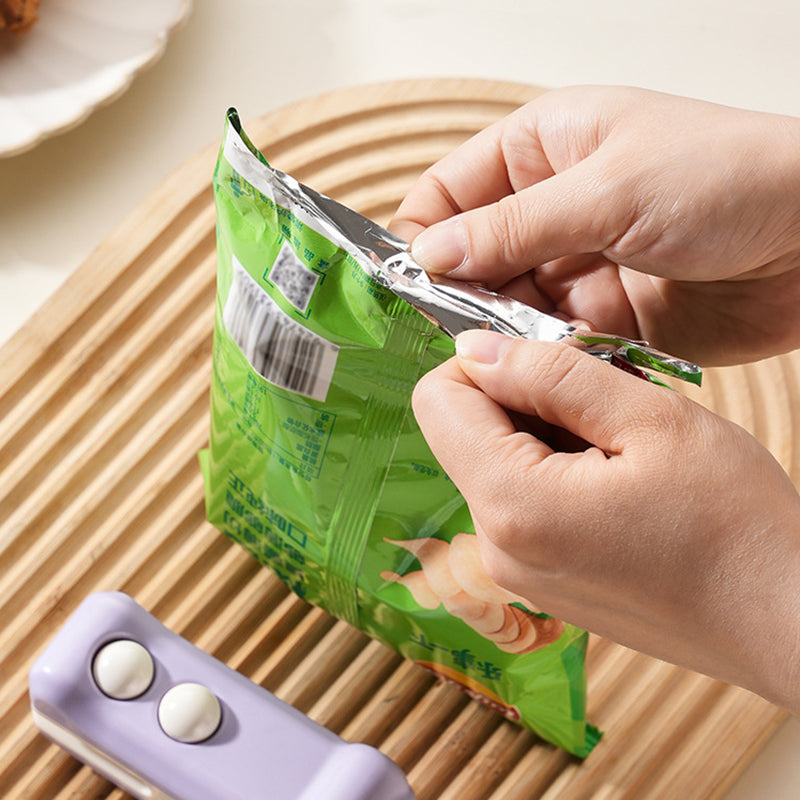 QIAWI™ Portable Mini Bag Sealer with Cutter and Magnet, Rechargeable Food Bag Sealer